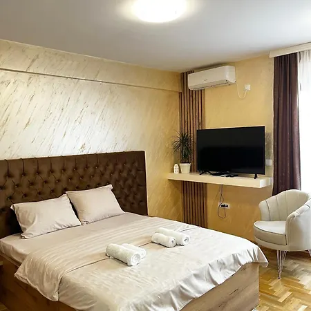 Golden Ss Appartement *